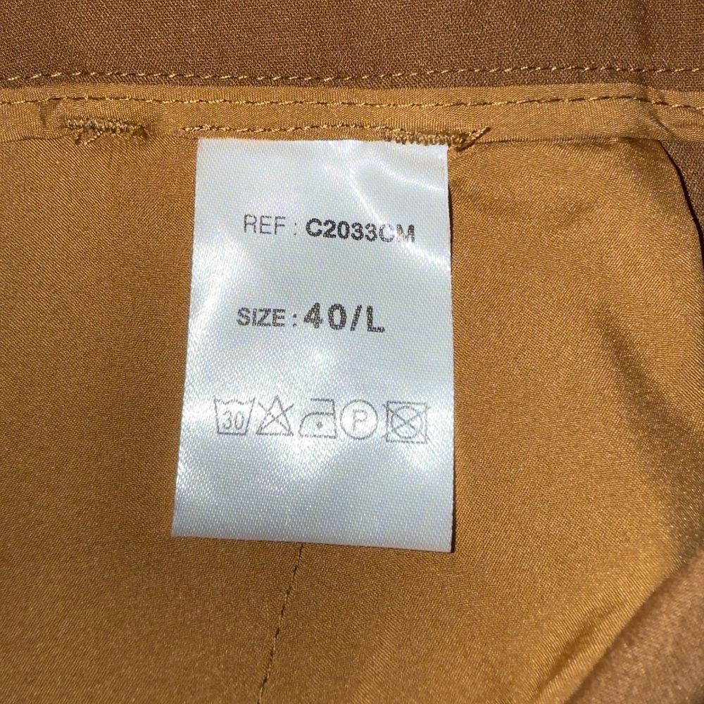 Elegant High Waist Tan Shorts - Picture 3 of 3